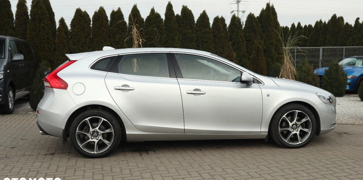 Volvo V40 cena 55900 przebieg: 154000, rok produkcji 2016 z Słupca małe 379